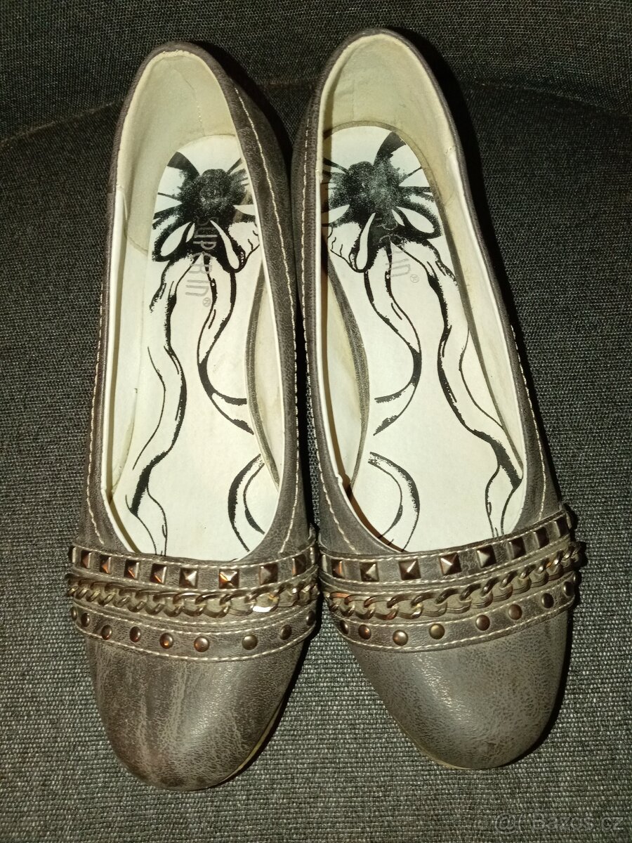 Lodičky na platformě vel. 37