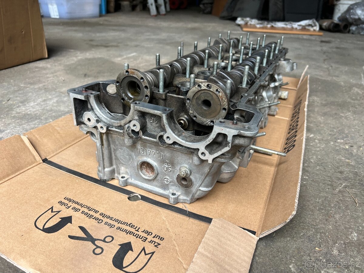 BMW E36 M3 3,0 S50B30 hlava motoru