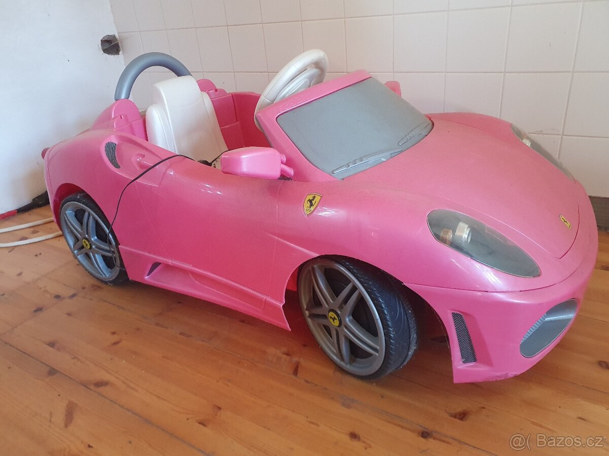 Ferrari dětské auto