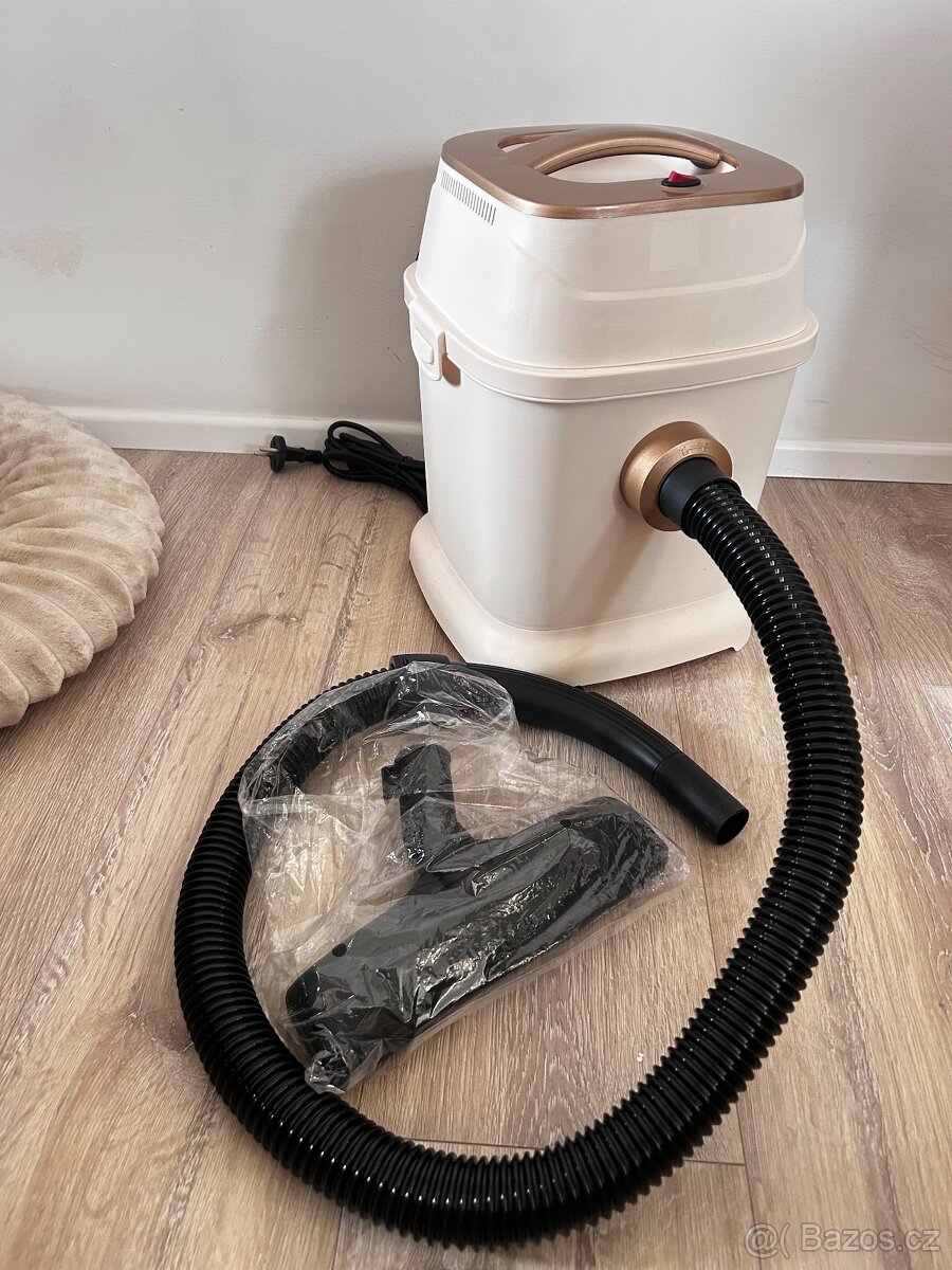 Vysavač s příslušenstvím