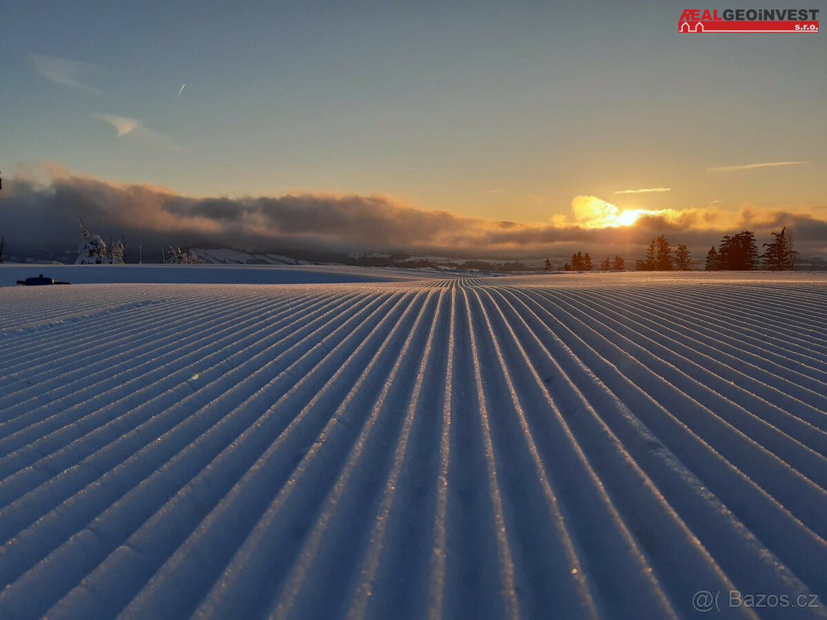 Pozemek  780 až 1450 m² ve ski areálu Kraličák