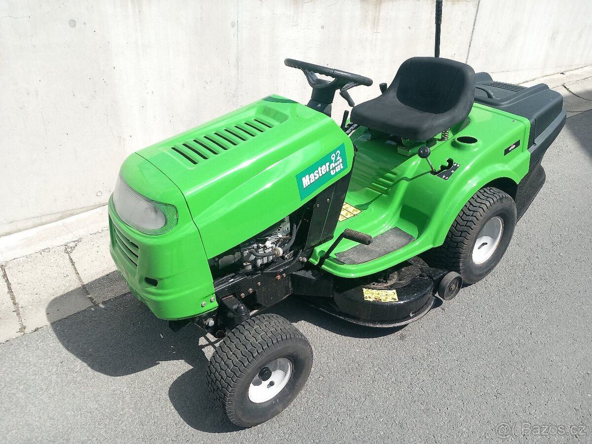 Prodám zahradní traktor MTD ( Master Cut ) 12.5Hp