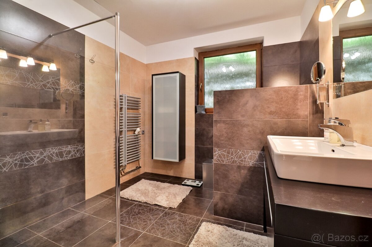Prodej domu 220 m², Čavisov