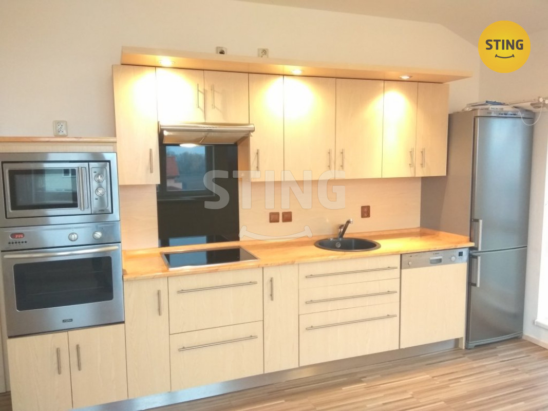 Pronájem bytu 2+KK 63 m2 s terasou 14m2, komorou a s, 132358