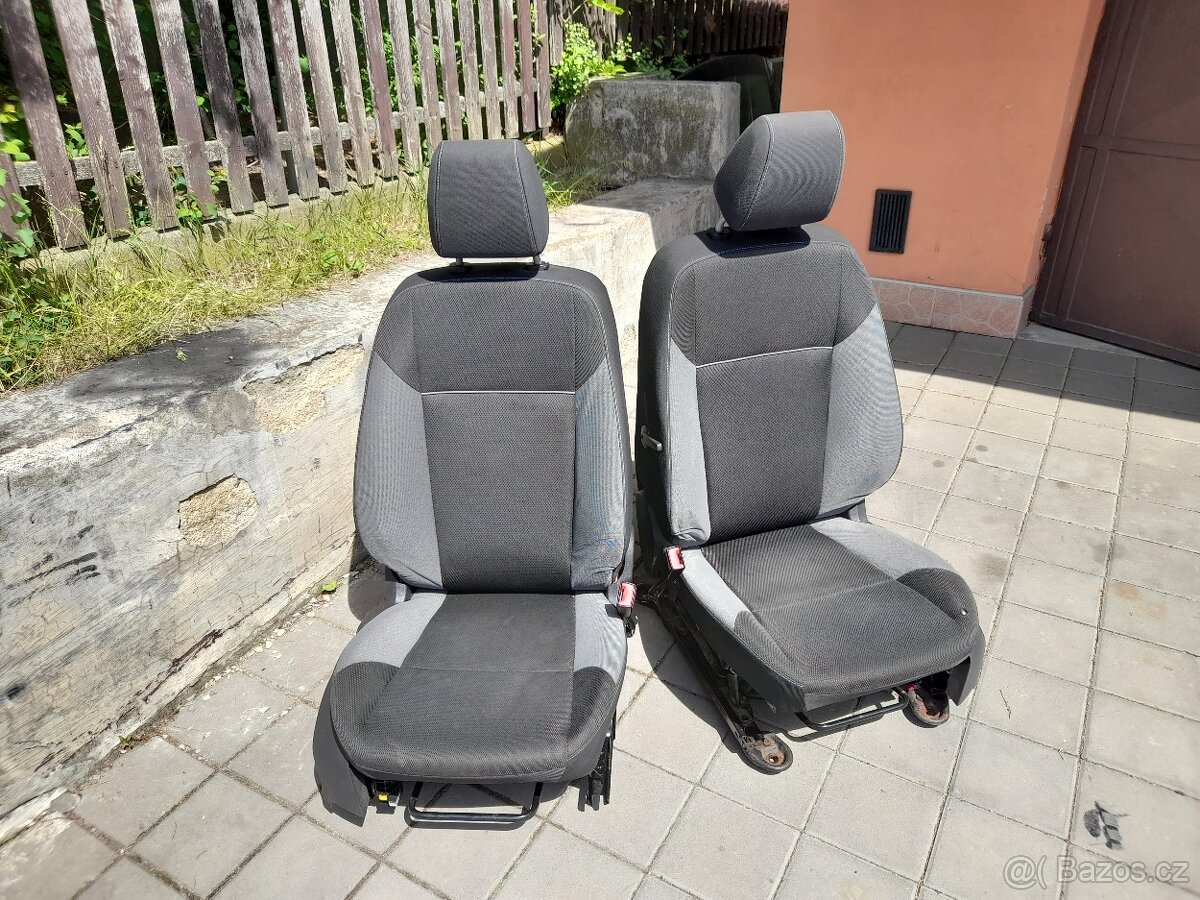 Přední sedačky na Ford Focus III od roku 2011- L+P