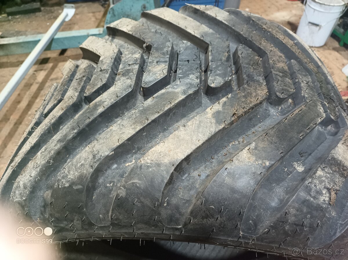 Pneu 550/45 R22.5