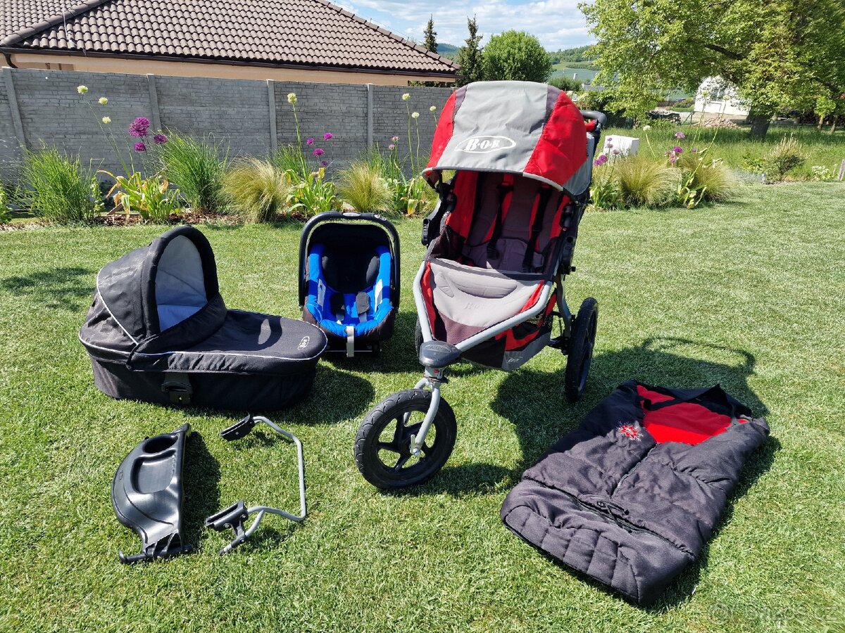 Britax Römer BOB Revolution včetně veškerého příslušenství