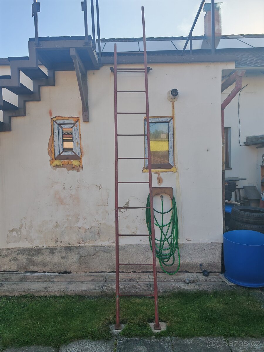 Kovový žebřík 3,6m