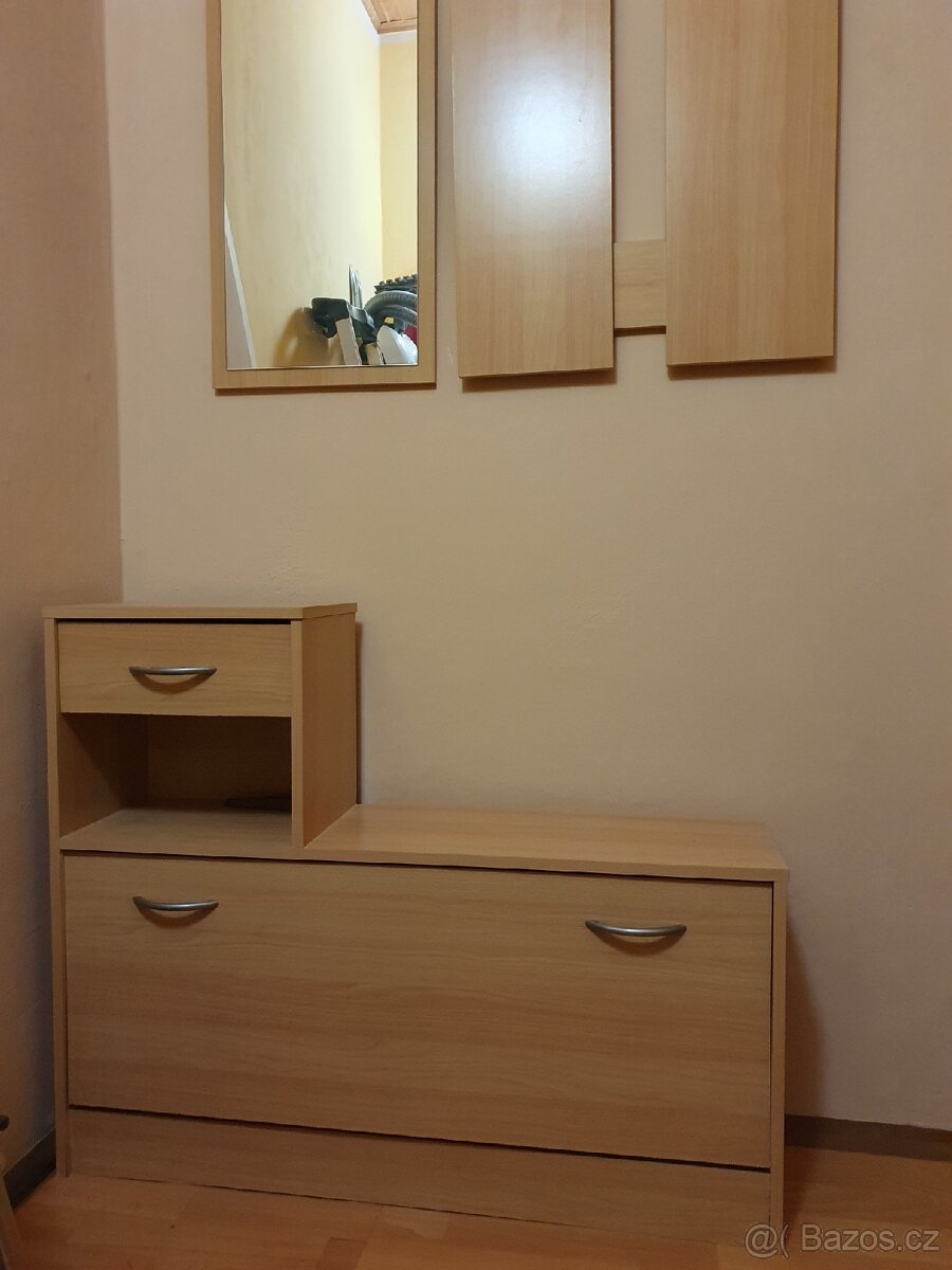 Předsíňová stěna