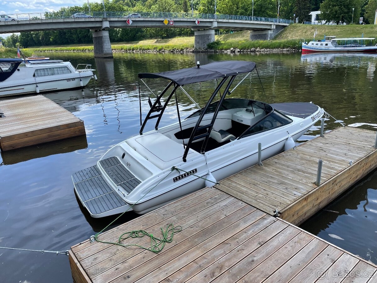 Sportovní loď Viper V183