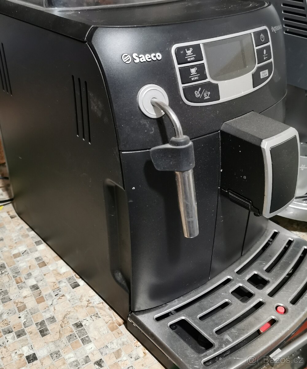 Kávovar Saeco Intelia Evo 8751