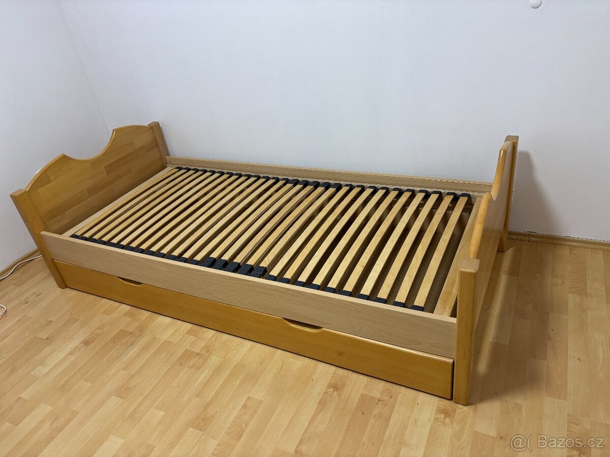 Postel se šuplíkem masiv buk