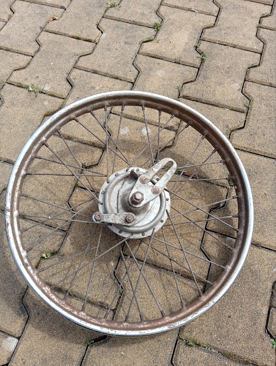 Kolo ráfek veterán motorka moped babeta