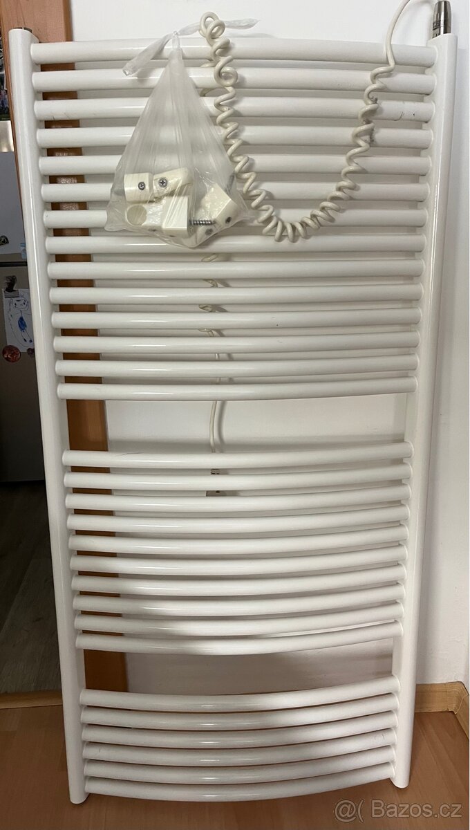 Koupelnový radiátor Korado 400 W, elektrický