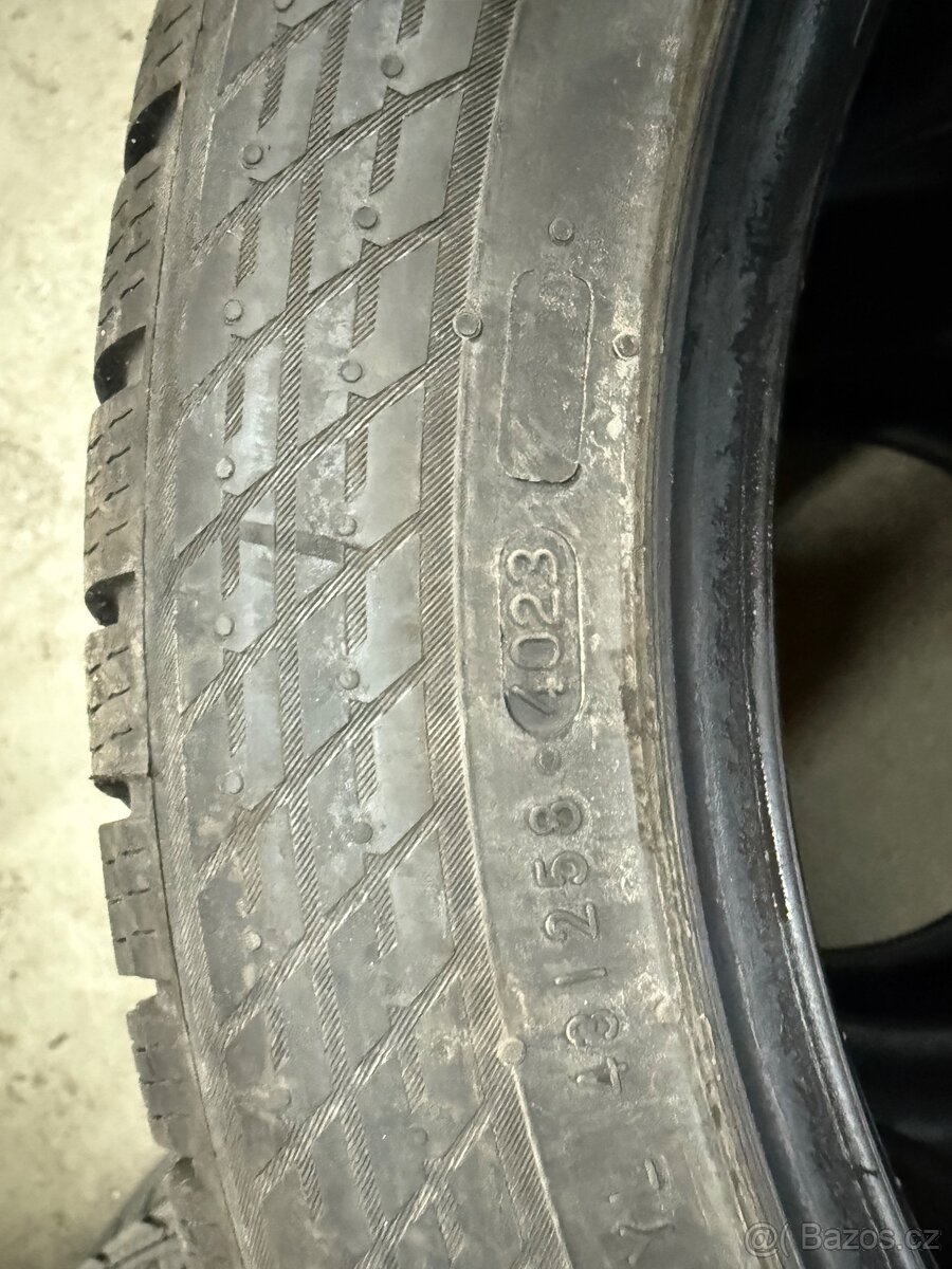 Prodám nokian wr snowproof p 245 45 r18