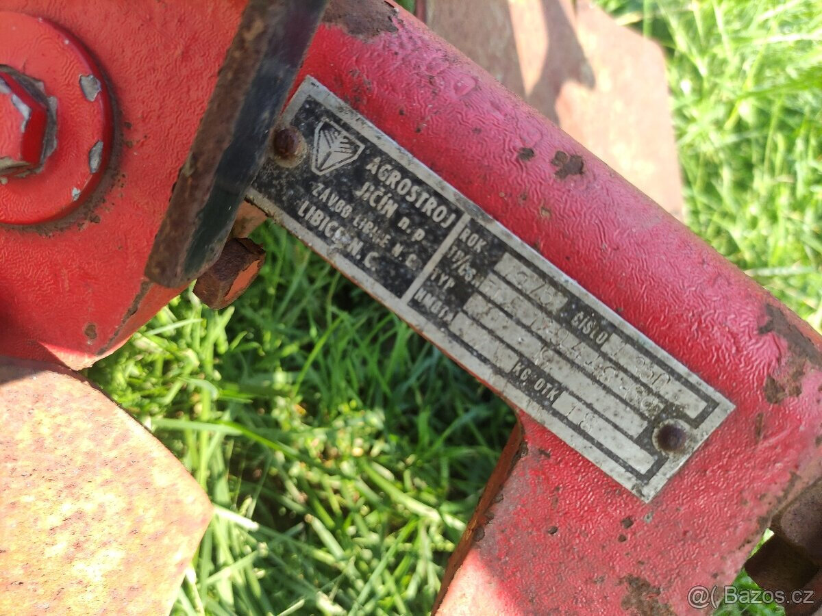 pluhy za malotraktor