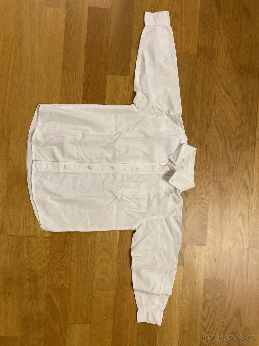 Bila kosile, vel. 4-5 let. Delka rukavu od ramene 35cm.