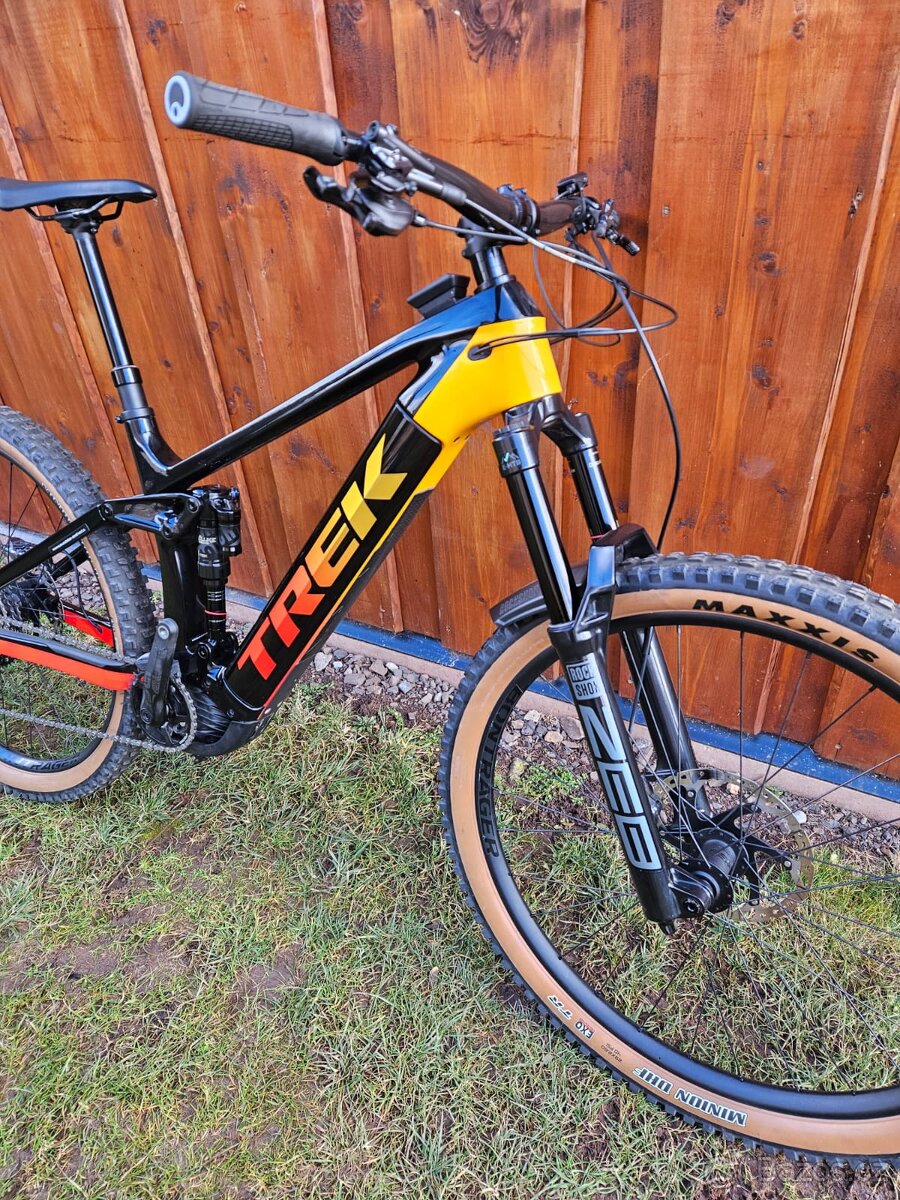 TREK 9.8 elektrokolo Velikost L