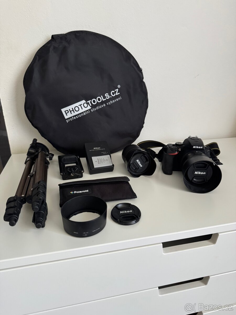 Nikon D5600 + 2 objektivy + příslušenství