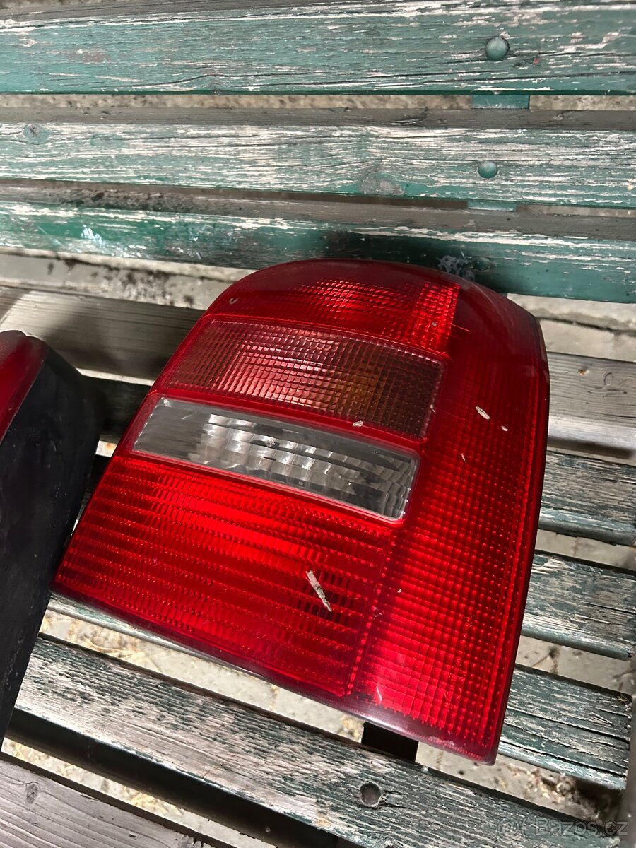 Audi a4 zadní světla