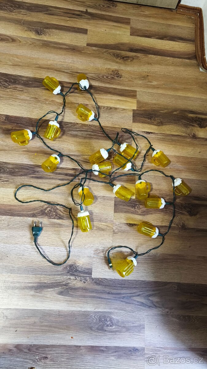 Světelný řetěz,pivní půllitry.