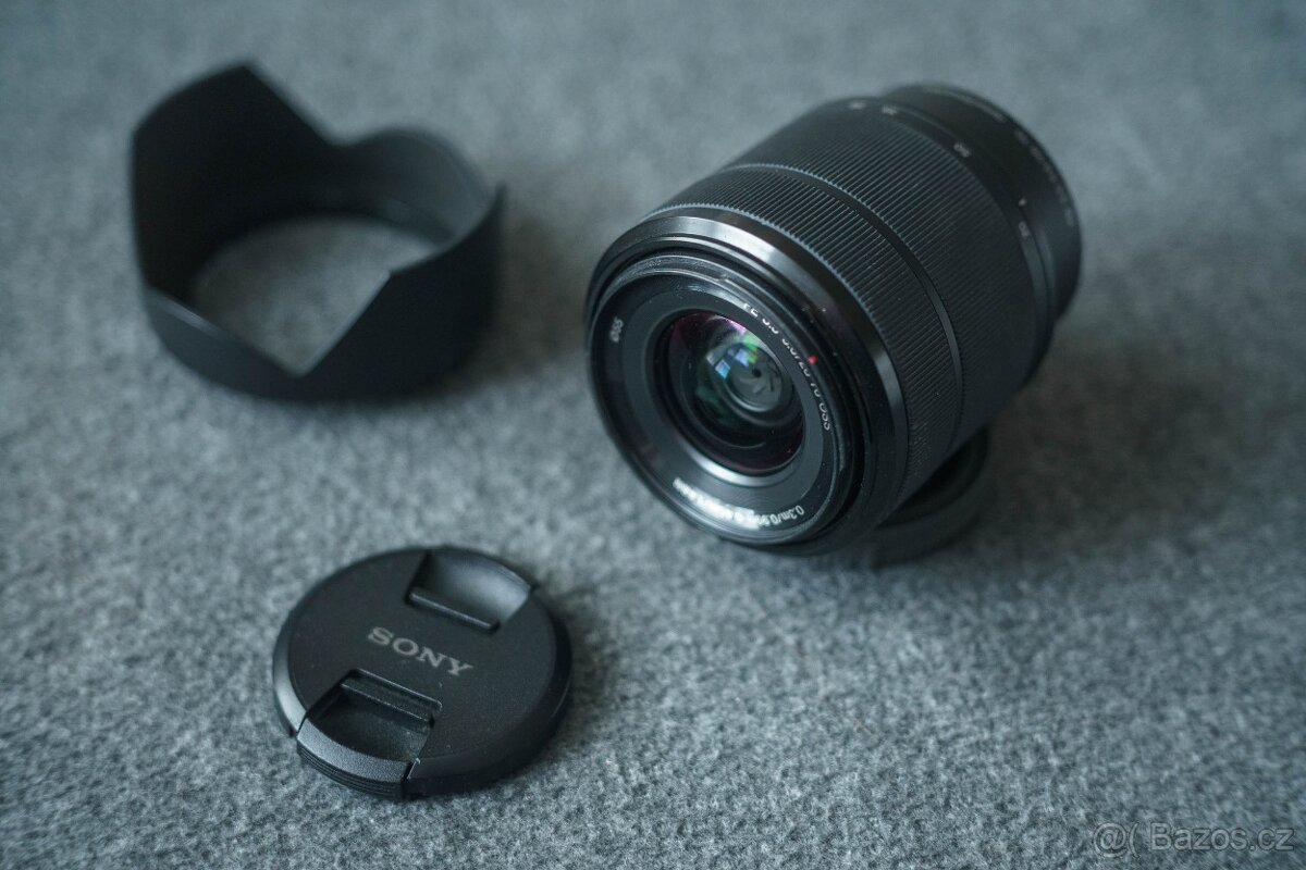 objektiv Sony FE 28-70 mm f/3,5-5,6 OSS + příslušenství