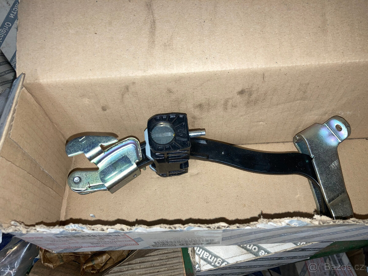 Omezovač zadních L/P dveří Fiat Ducato 250 levý/pravý