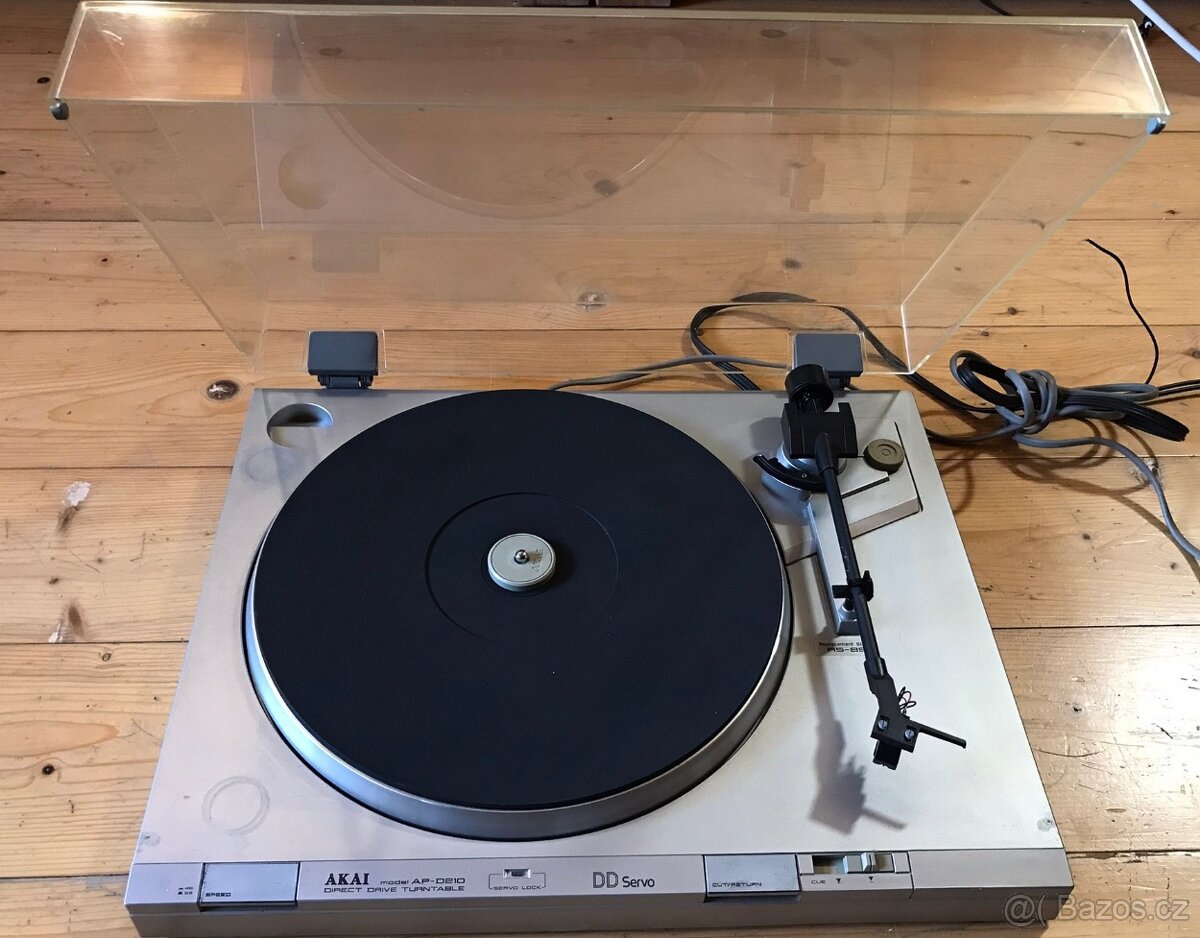 GRAMOFON AKAI AP-D 210 C (1982) PŘÍMÝ NÁHON ,AUTOM.NASTAVENÍ