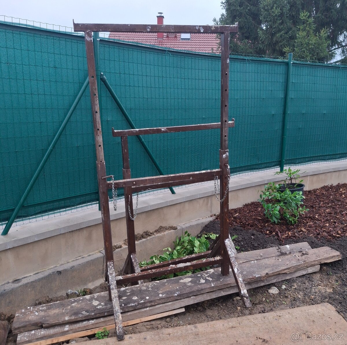 Železné stavitelné stavební kozy – 2 ks, výška 114–175 cm