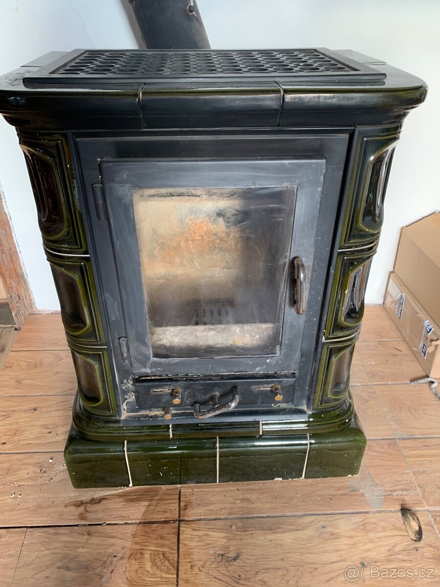 Kachlová krbová kamna