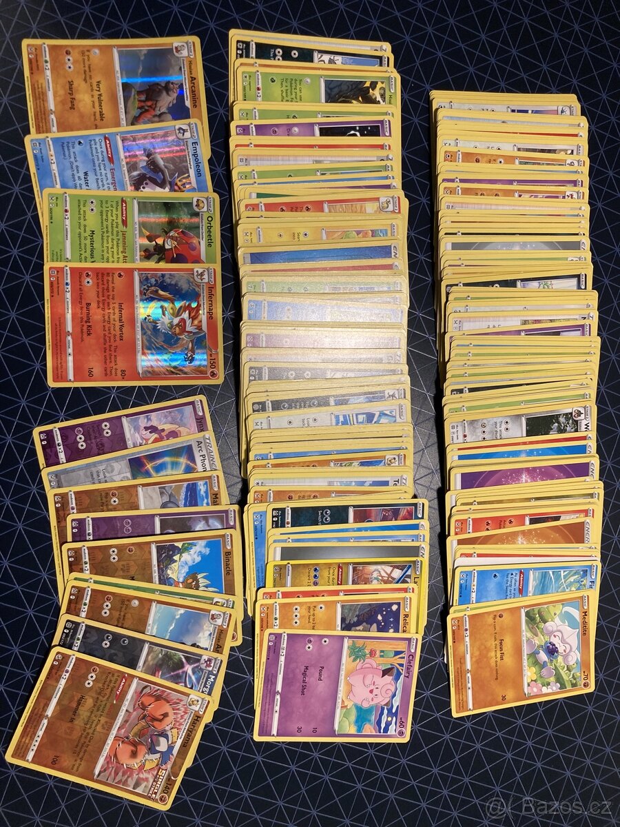 Pokemon karty 273 ks