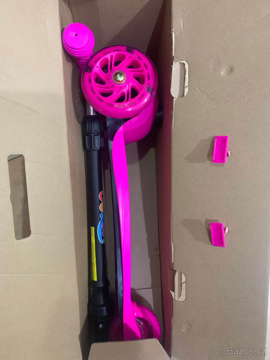 Dětská tříkolová koloběžka Beleev A1