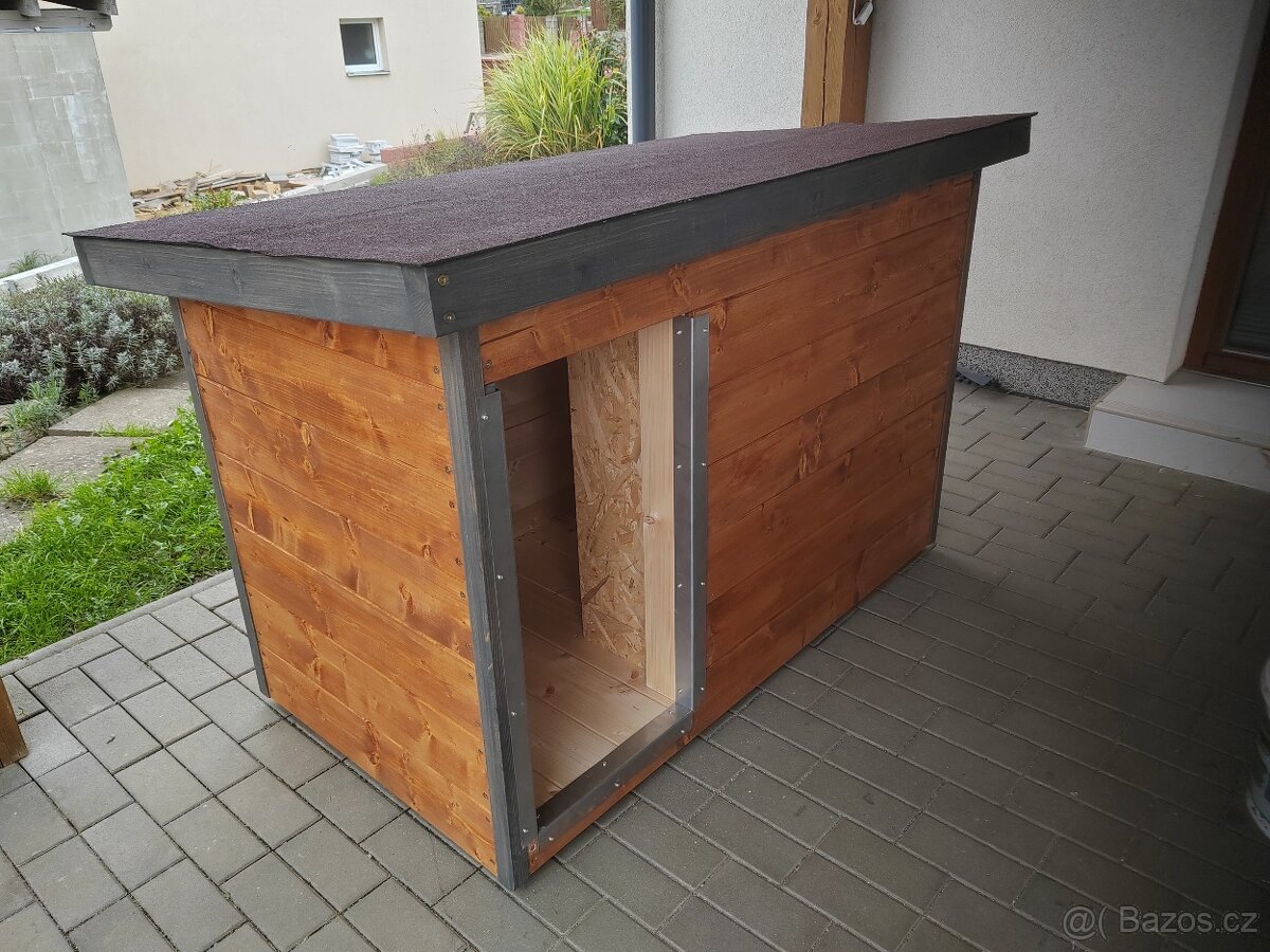Bouda pro většího psa