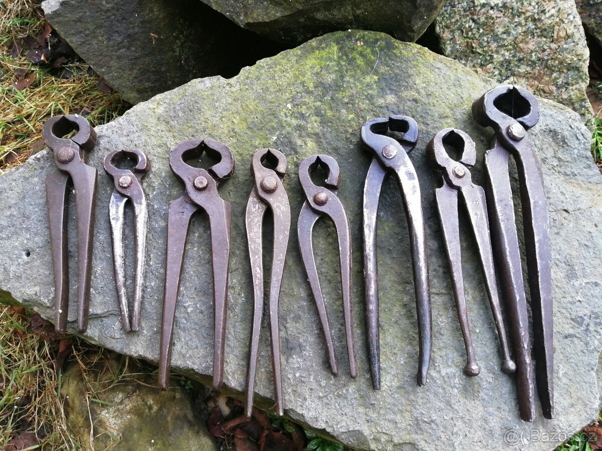 Sada různorodých kleští