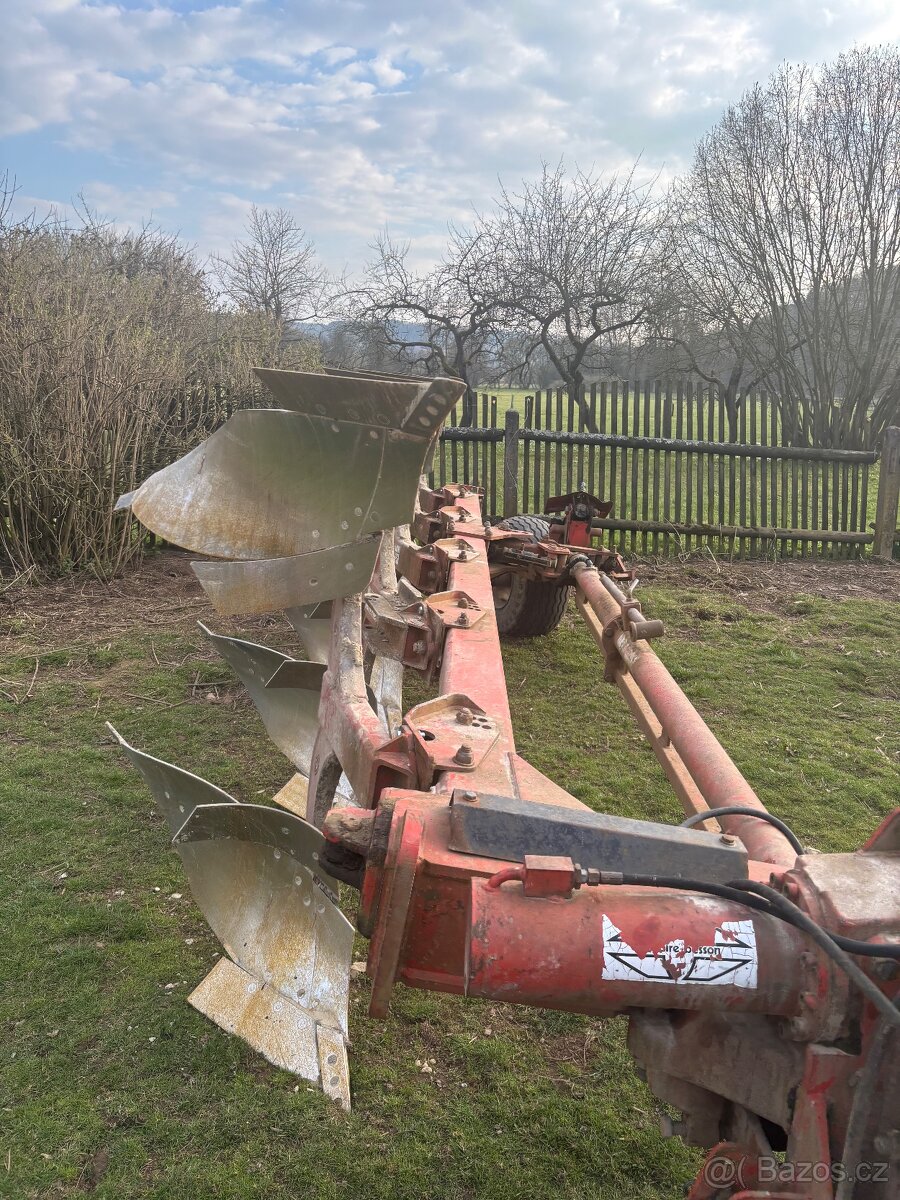 Prodám polonesený pluh