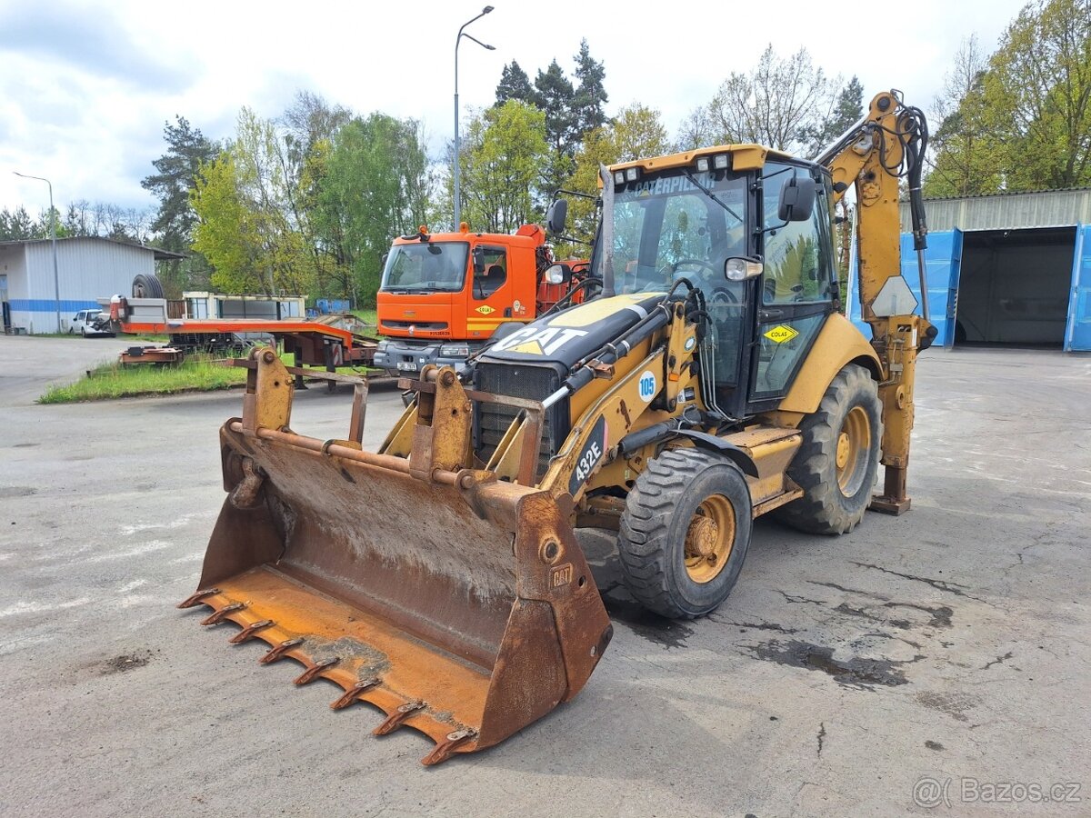 CATERPILLAR 432 E 4X4