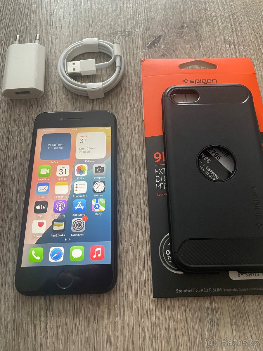 Apple iPhone SE 2020 64 GB Black, výborný stav