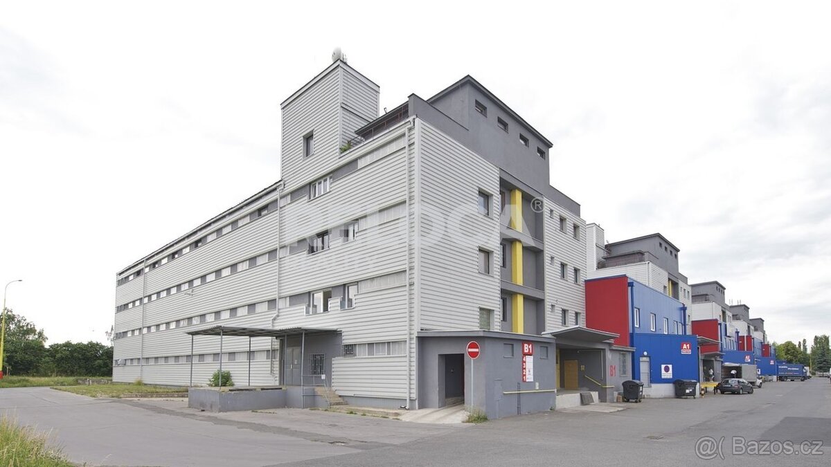 Skladový prostor 193m2, Praha 9 - Horní Počernice, ul. Ve Žl
