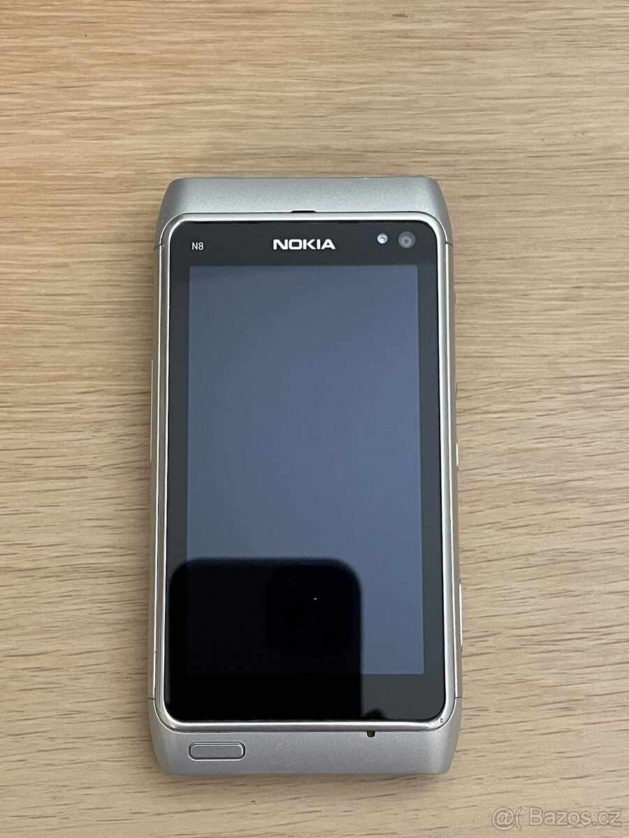 Nokia N8