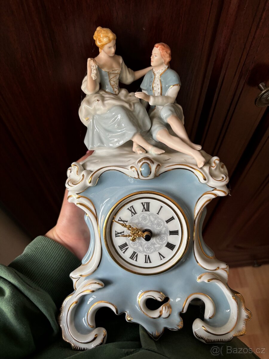 Porcelánové hodiny Royal DUX Romance