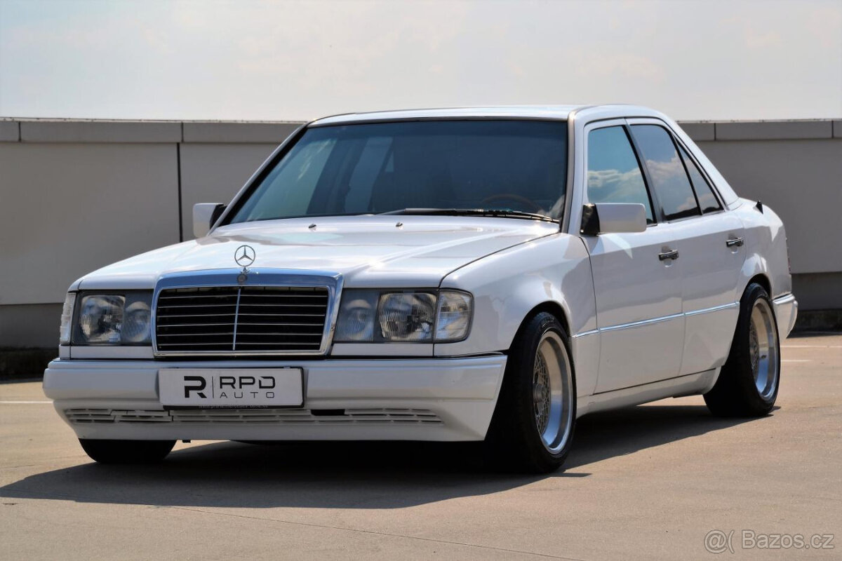 Mercedes-Benz 124 W124 300 TD / 108 kW / AUTOMAT