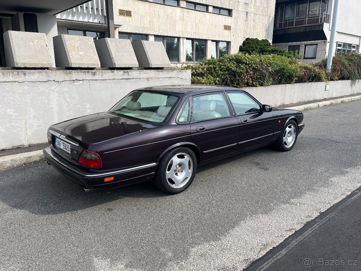 Jaguar XJR 4.0 Supercharged (X300), 320 PS, 1997