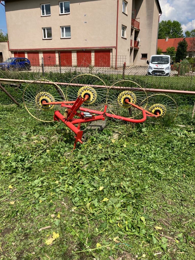 Paprskový 4 obraceč/shrnovač sena