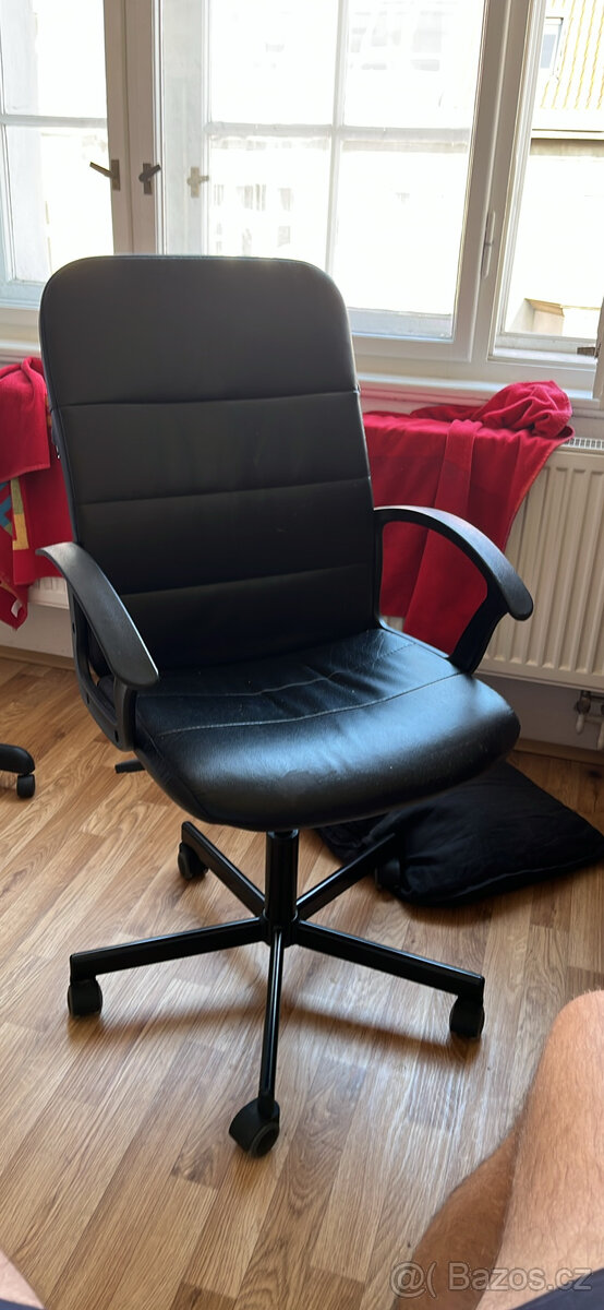 Zakladni ikea kancelarska zidle