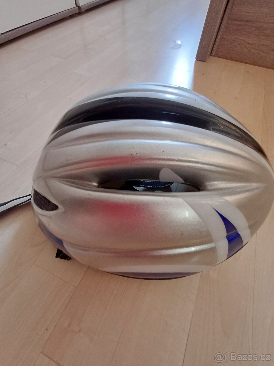 Cyklistická helma vel.52-57