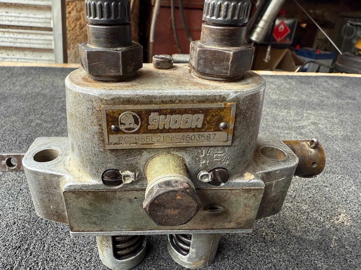Traktor Škoda 30