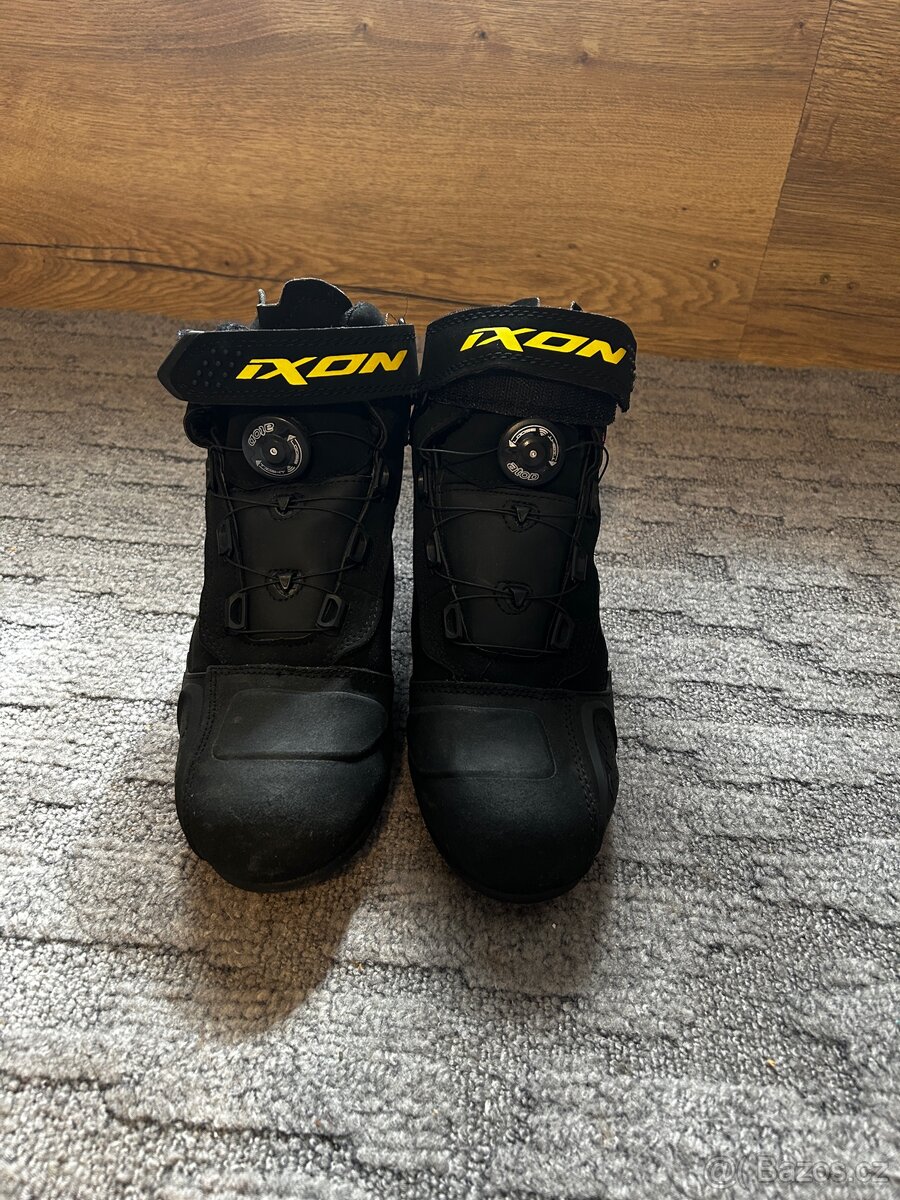 Motorkářské boty IXON