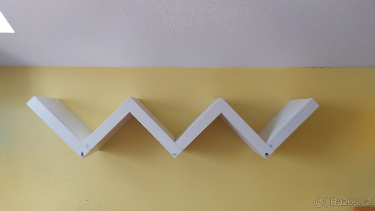 Nástěnná knihovna ikea
