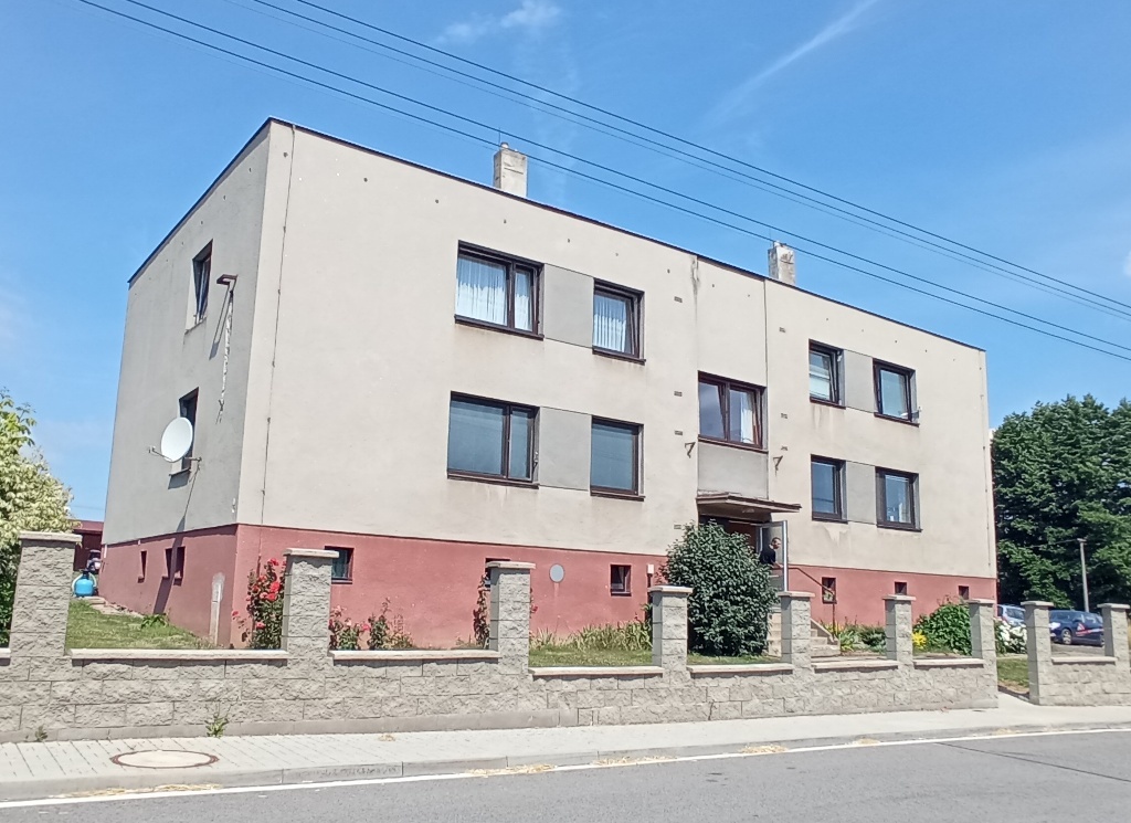 Byt 3+1 se zahradou a parkovacím stáním, Samšina u Jičína