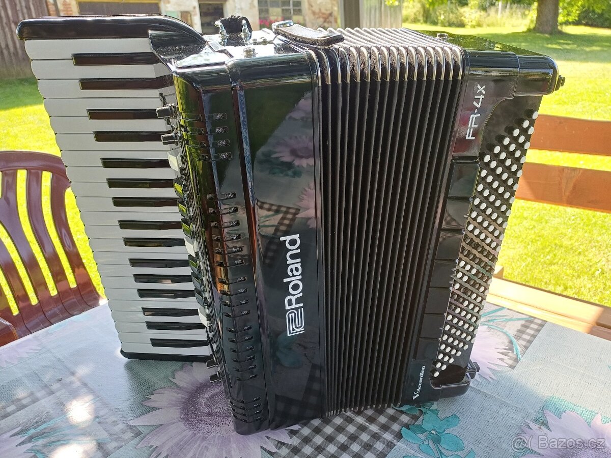 Roland fr-4x ,elektronický akordeon